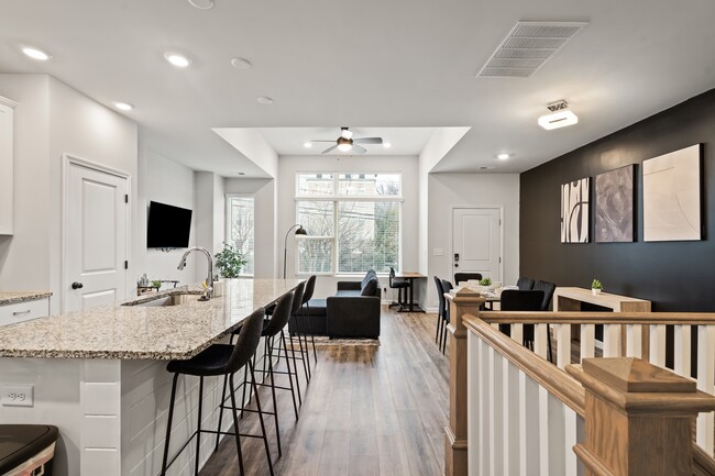 Photo - 2037 Statesville Ave