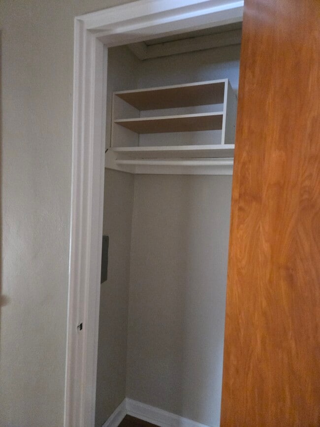 Photo - 1043 Broadview Blvd S