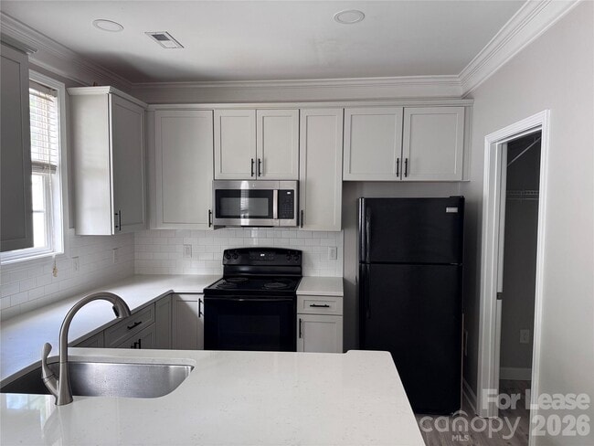 Photo - 9737 Longstone Ln