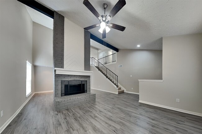 Photo - 4823 Owens Creek Ln