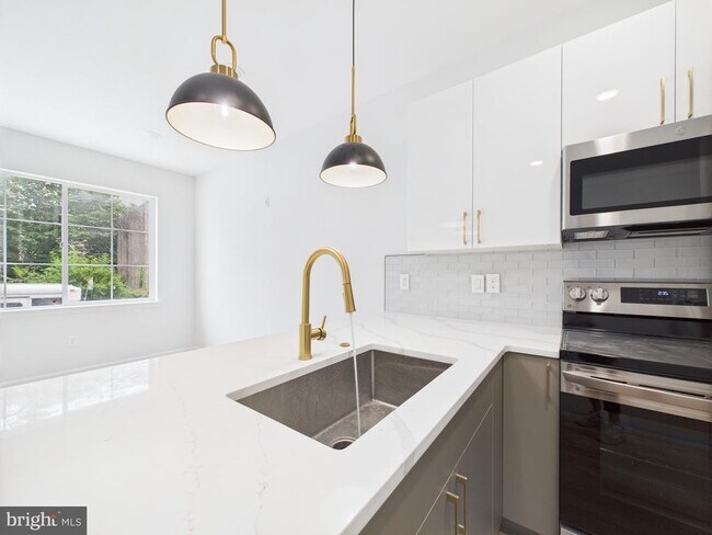 Photo - 1326 S Gross St Unit 2