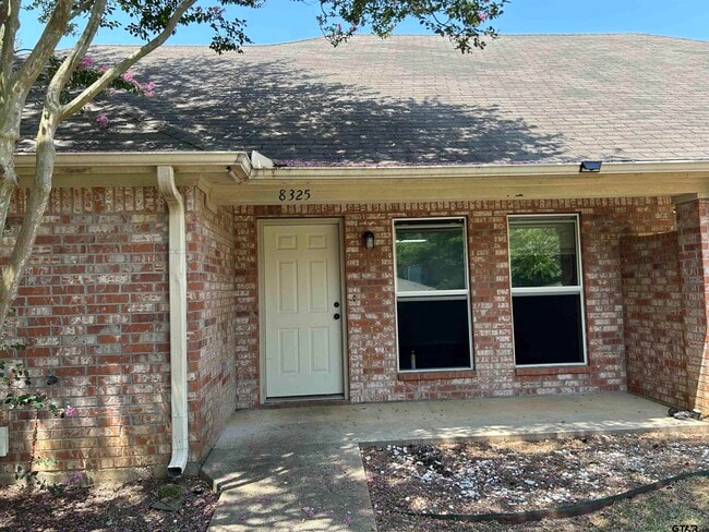 Building Photo - 8325 Garrett Dr