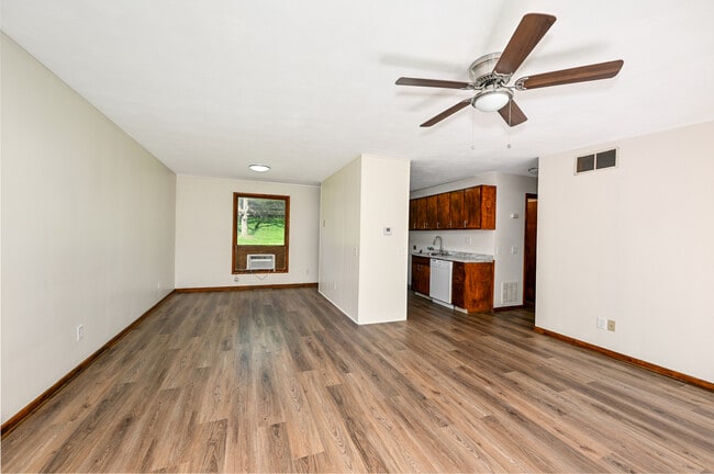 Building Photo - 3287 Delray Ave NW Unit 3287