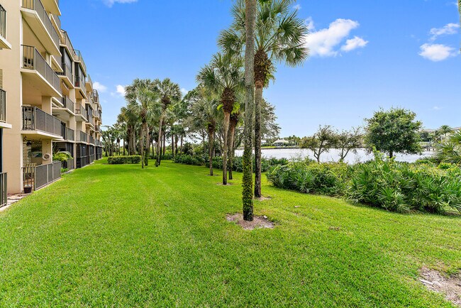 Photo - 1001 Seafarer Cir Unit 204