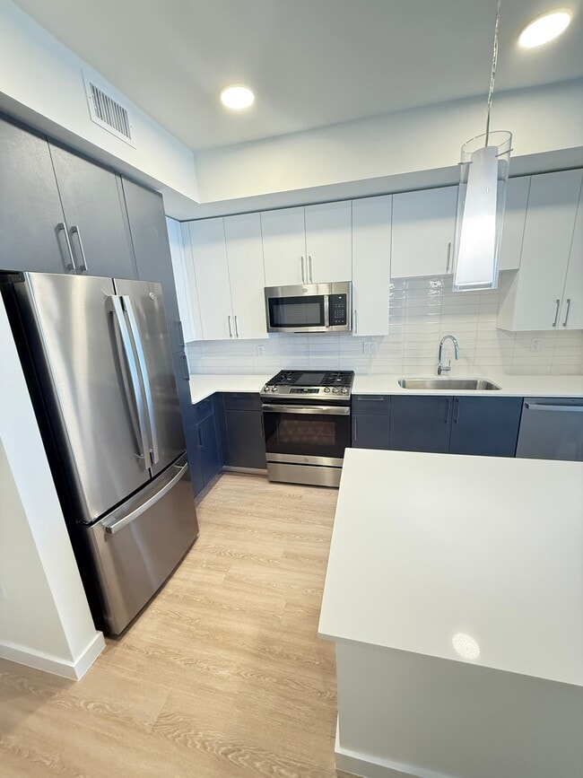 Building Photo - 2523 NE 183rd St Unit A5 Rental