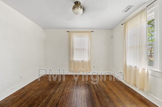 Photo - 818 W 42nd St