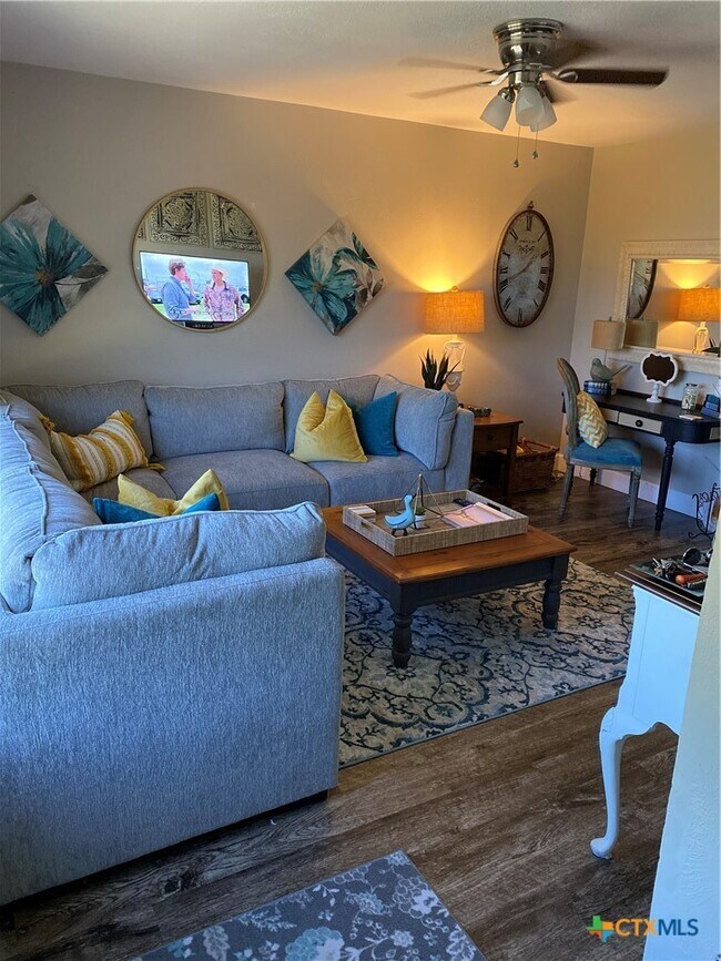 Photo - 1307 Sherry Ln