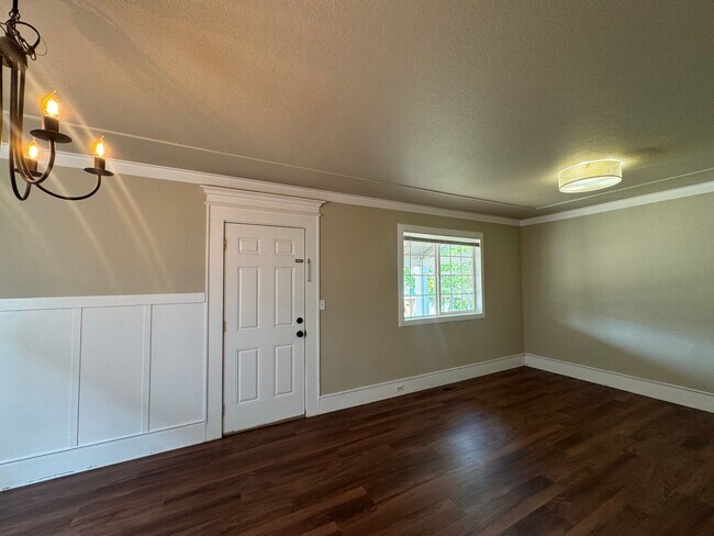 Photo - Very Nice 2 bedroom Point Defiance Cottage!
