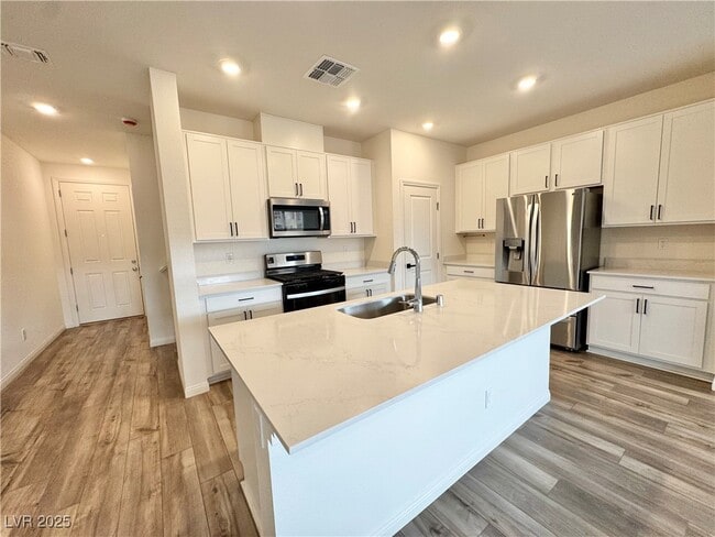 Photo - 6675 Ellery St