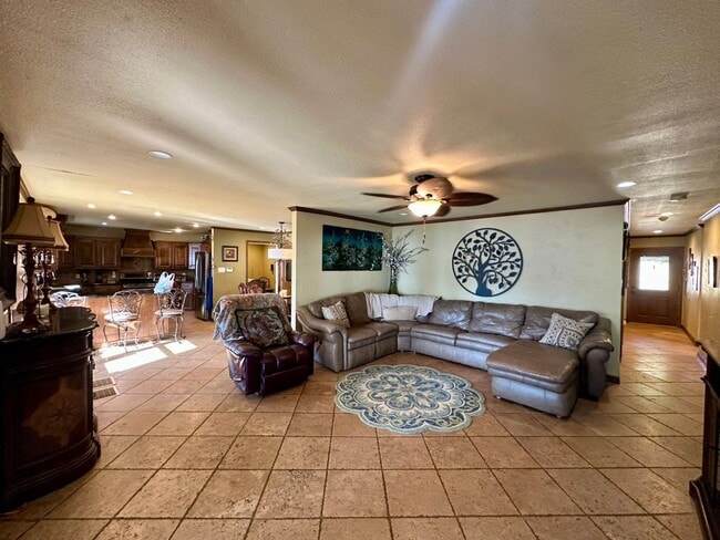 Photo - Stunning, fully furnished 3-bedroom, 2-bath lakefront home on Lake Palestine!