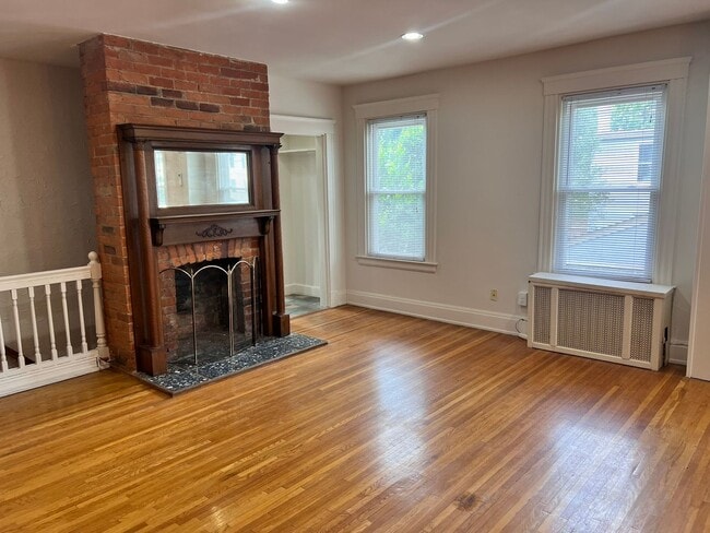 Photo - 3535 Michigan Ave Unit 3535 Michigan Apt #3