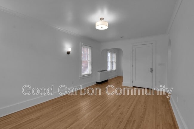 16-42 Chapel Rd