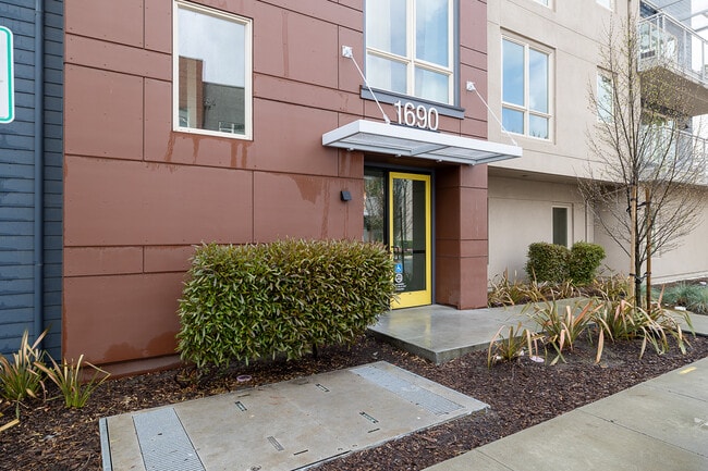 Photo - 1690 Delano St