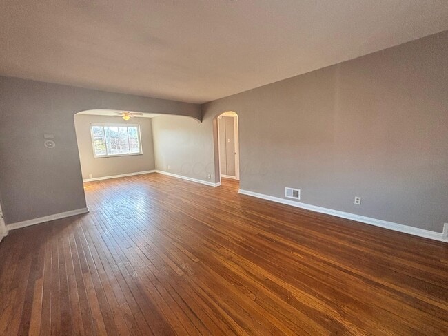 Building Photo - 34 N Hampton Rd Unit C