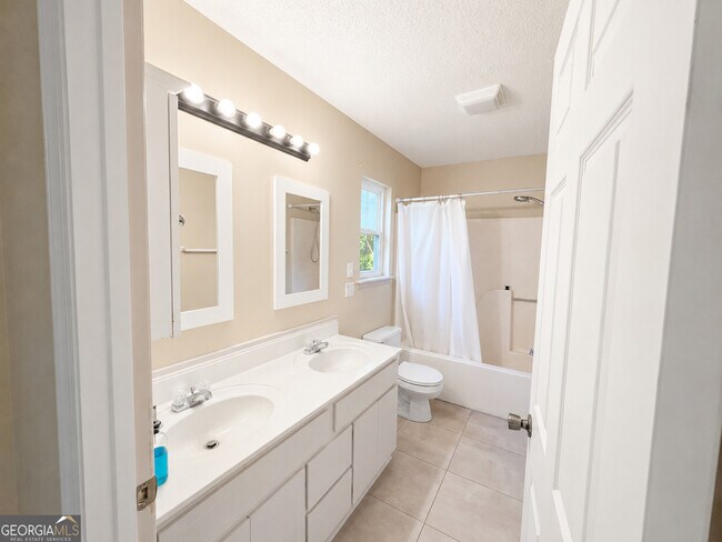 Photo - 212 Muskogee Ct