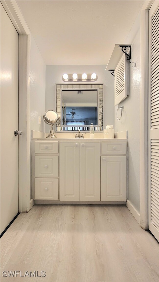 Photo - 300 Valley Stream Dr Unit A7