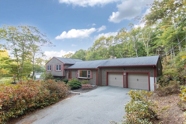 Photo - 211 Clark Rd