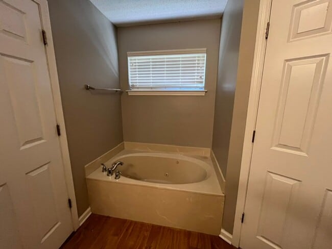Photo - Renovated 2 Bedroom 2 Bath Home for Rent!!