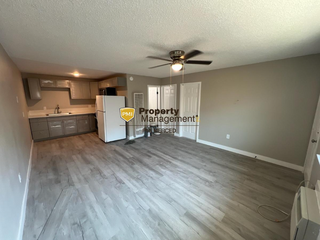 NEW REMODELED APT GREAT PRICE! 2 Bd 1 Bath - NEW REMODELED APT GREAT PRICE! 2 Bd 1 Bath