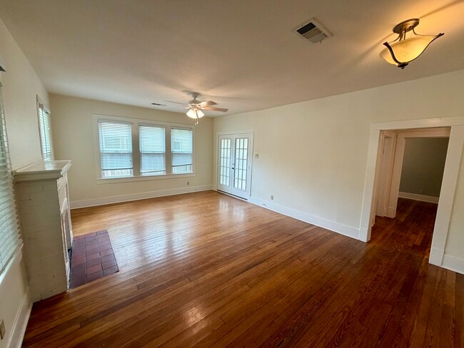 Photo - 301 East 38th Street