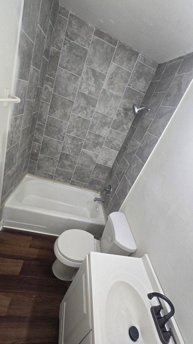 Photo - 614 1st St S