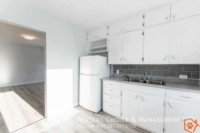 Photo - Pet Friendly Main Floor Suite with Garage
