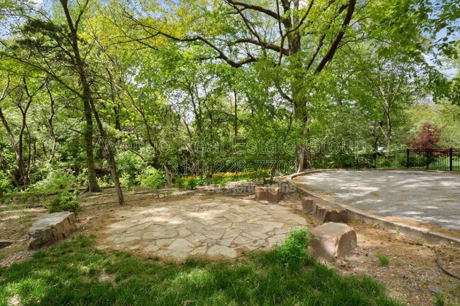 Photo - 101 Graybridge Rd