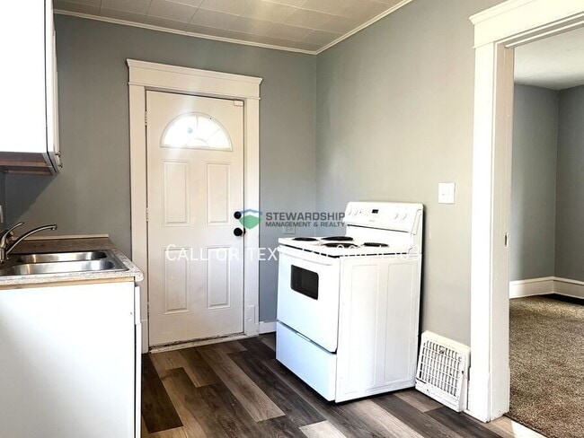 Photo - 2291 11th St SW