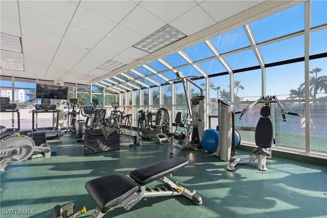 Building Photo - 4901 Gulf Shore Blvd N Unit 2104