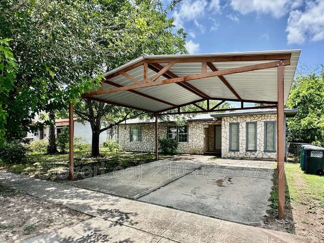 Photo - 214 Basswood Dr