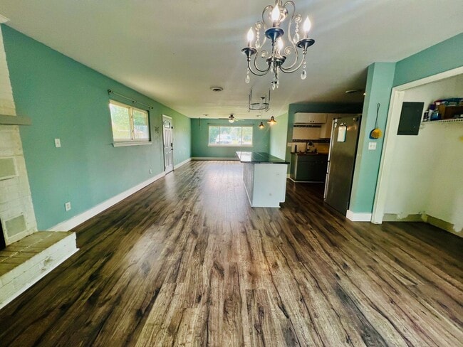 Photo - 200 N Willow Ln