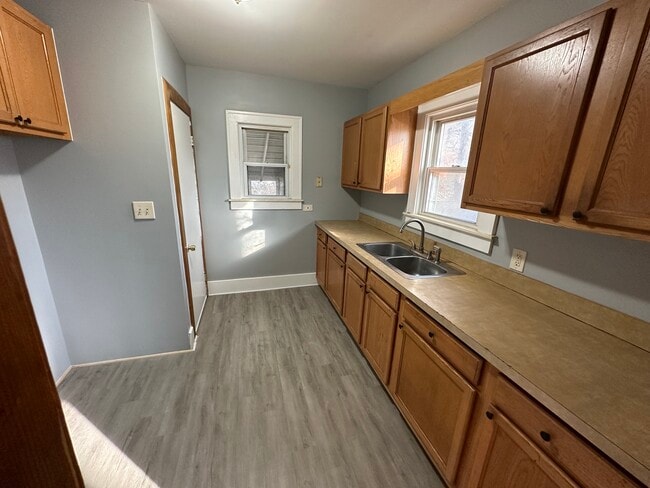 Photo - 2512 Tyrone St