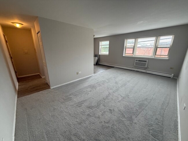 Photo - 3001 N Thatcher Ave