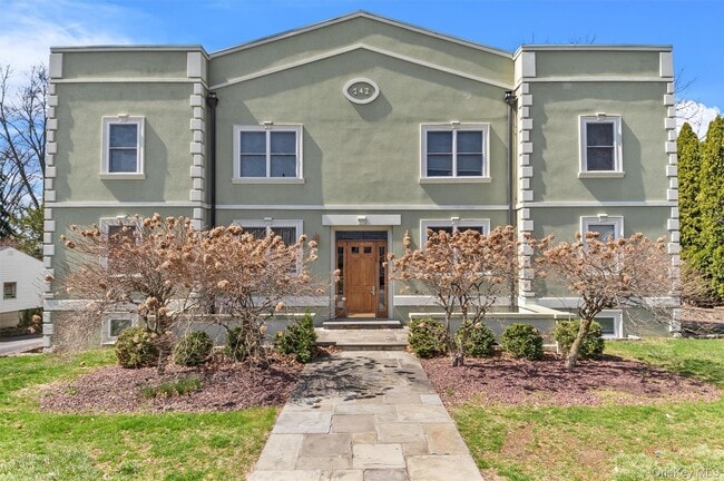 Building Photo - 142 Bannon Ave Unit 4