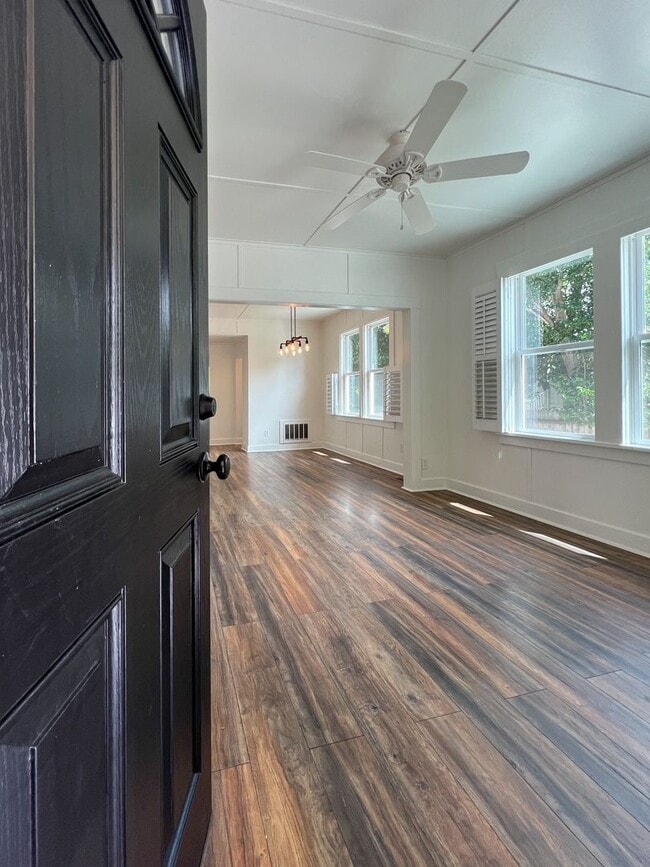 Photo - Charming Downtown Napa Cottage with Large Fenced Yard & Ample Parking