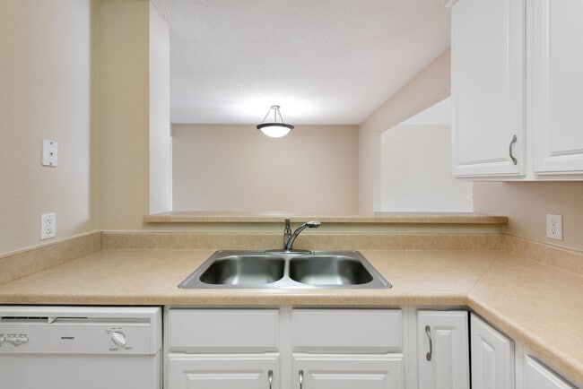 Cutters Grove Apartment Homes