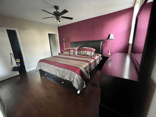 Photo - 8409 Forest Hills Dr Unit 204