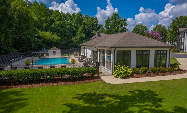 Woodmere Creek Apartments