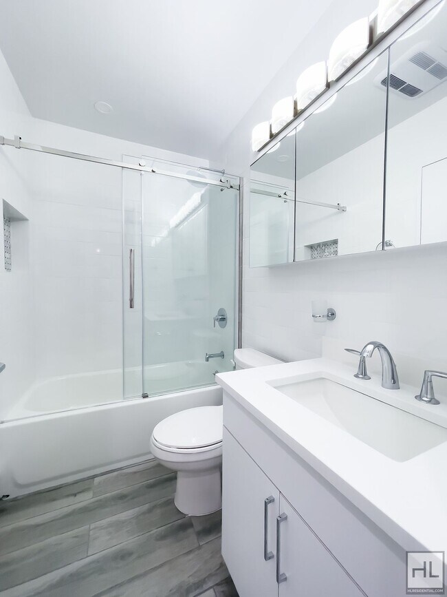 Photo - FIFTH AVENUE Unit 5D