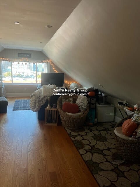Photo - 180 Hillside St Unit 4