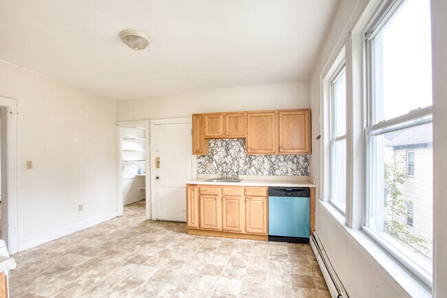 Photo - 429 New Britain Ave Unidad 3rd FL