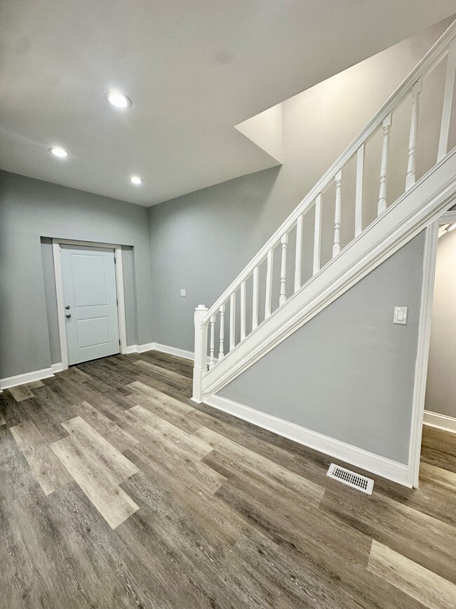 Photo - 2720 W Harrison St