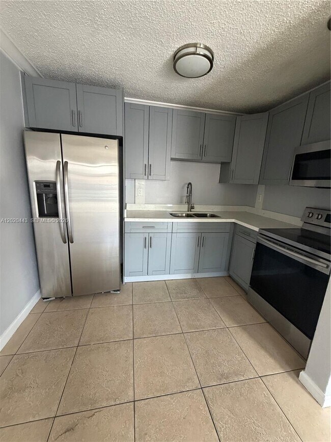 2924 NW 132nd Terrace Unidad 2