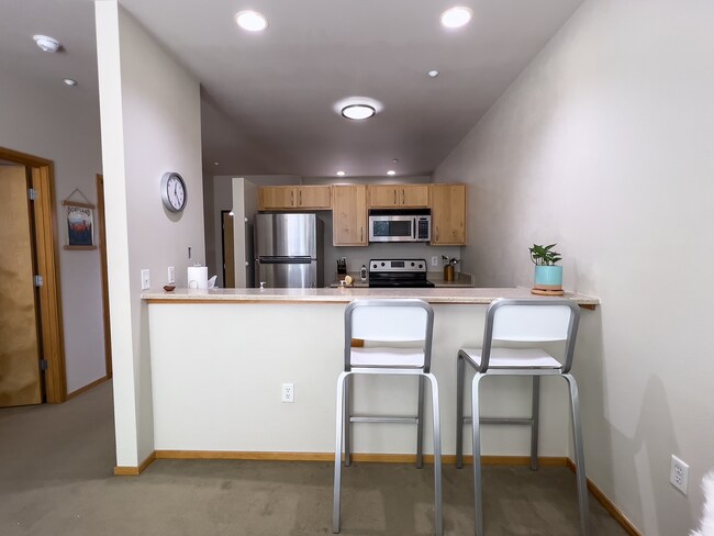 Photo - NW 1 Bed 1 Bath + a Den in the Pearl District! Includes W/D, Garage Parking and Storage! Unit 228