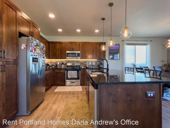 4 br, 2.5 bath House - 20449 SW Gracie Street - 4 br, 2.5 bath House - 20449 SW Gracie Street