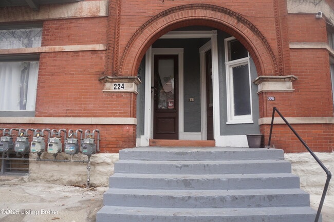 Photo - 226 W Burnett Ave Unit B