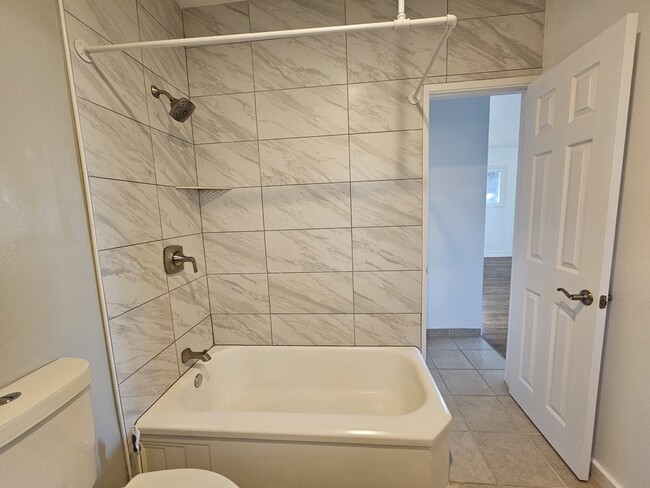 Photo - 425 Talbot Ave