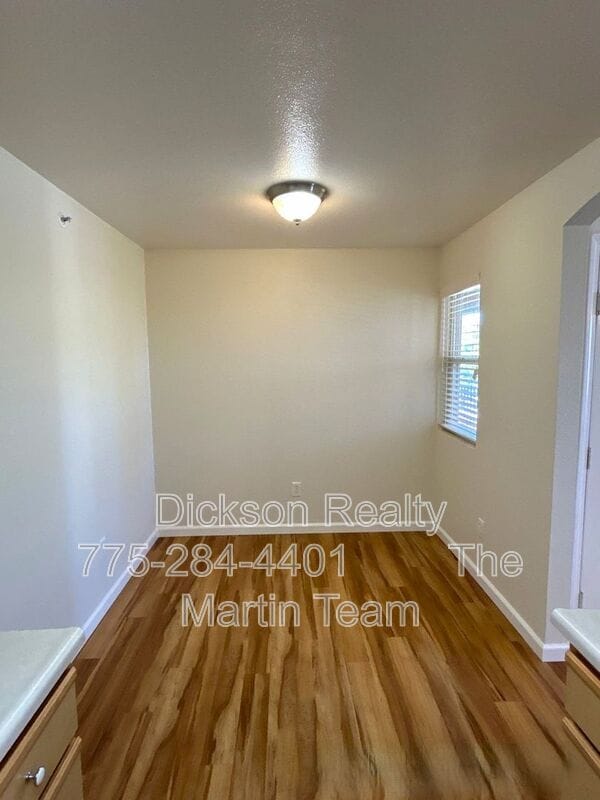 Photo - 6850 Sharlands Ave.