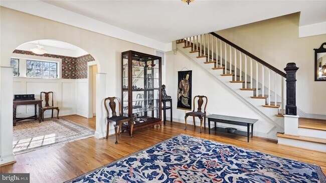 Photo - 136 N Irving St