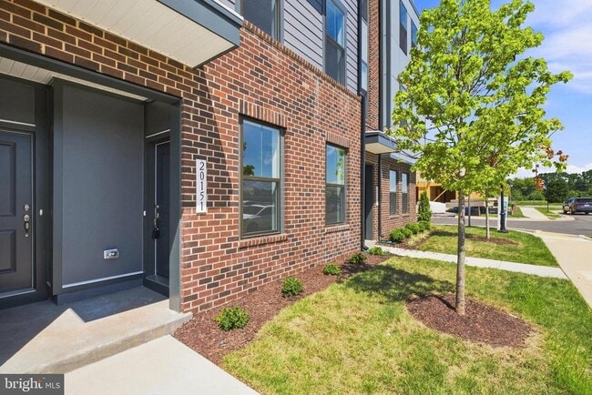 Building Photo - 20151 Northpark Dr